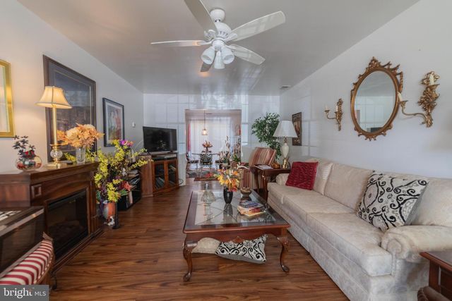 80 MOUNTAINEER CT, Charles Town, WV 25414