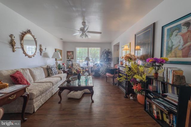80 MOUNTAINEER CT, Charles Town, WV 25414