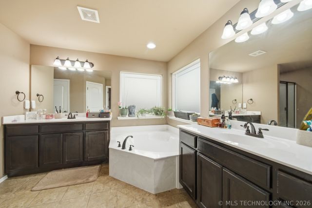 9008 S 255th East Avenue, Broken Arrow, OK 74014