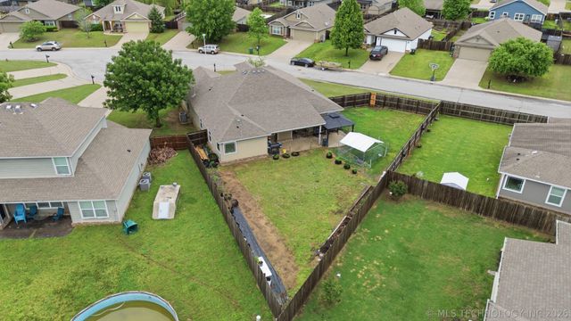 9008 S 255th East Avenue, Broken Arrow, OK 74014