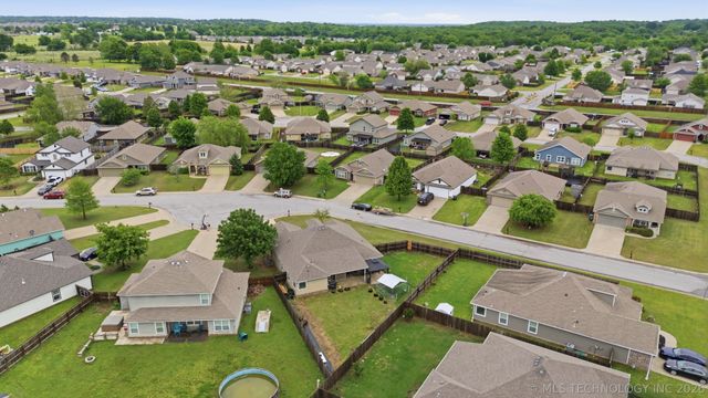 9008 S 255th East Avenue, Broken Arrow, OK 74014