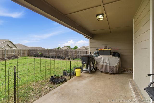 9008 S 255th East Avenue, Broken Arrow, OK 74014