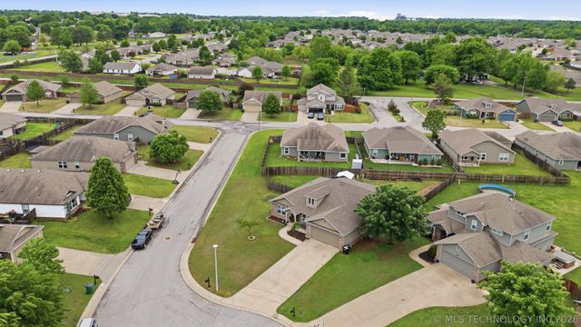 9008 S 255th East Avenue, Broken Arrow, OK 74014