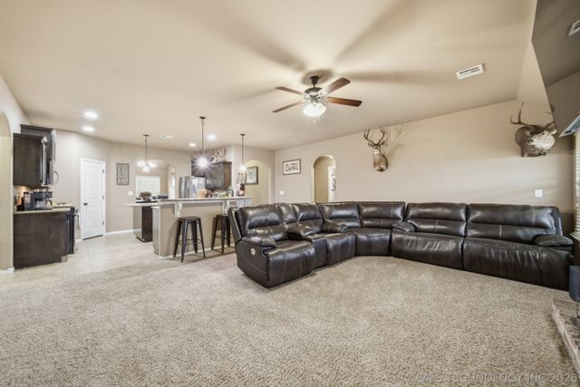 9008 S 255th East Avenue, Broken Arrow, OK 74014