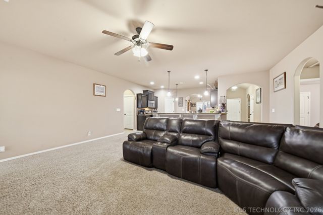 9008 S 255th East Avenue, Broken Arrow, OK 74014