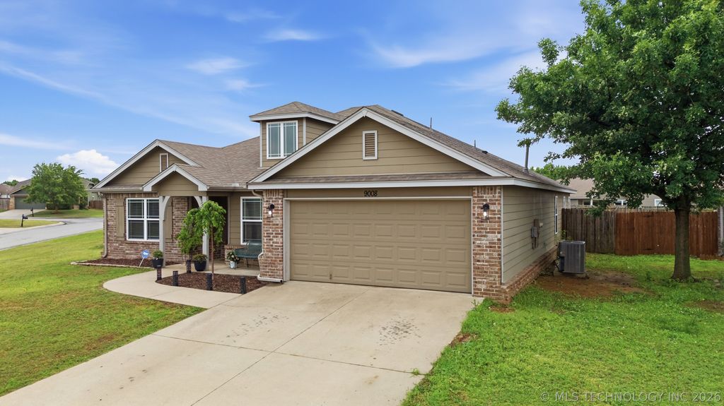 9008 S 255th East Avenue, Broken Arrow, OK 74014