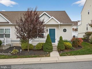404 WARREN CT, Willow Street, PA 17584