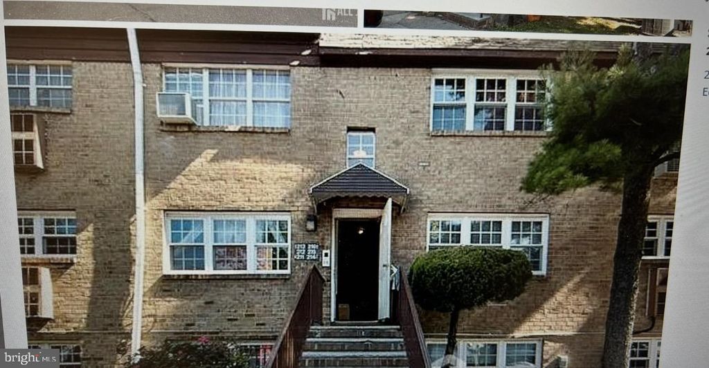 215 COLLEGE DR, Edison, NJ 08817