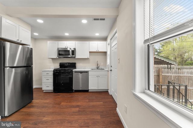 245 ORVILLE RD, Essex, MD 21221