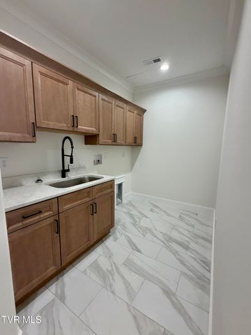 1420 Hairetown Road, Johnson City, TN 37615