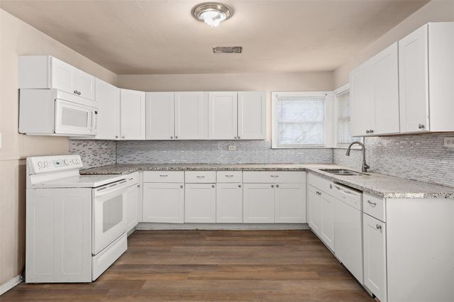 630 Orange Street, La Marque, TX 77568