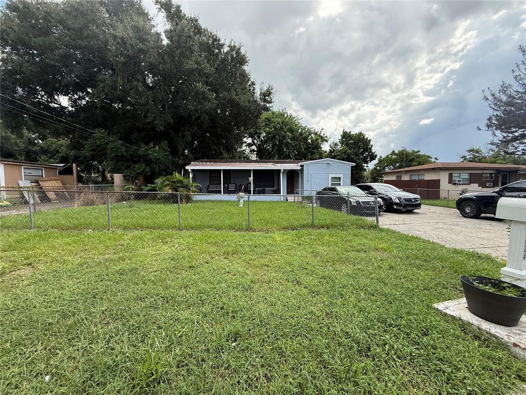 Image 14 of property listing at 1624 GRAND STREET, Orlando, FL 32805