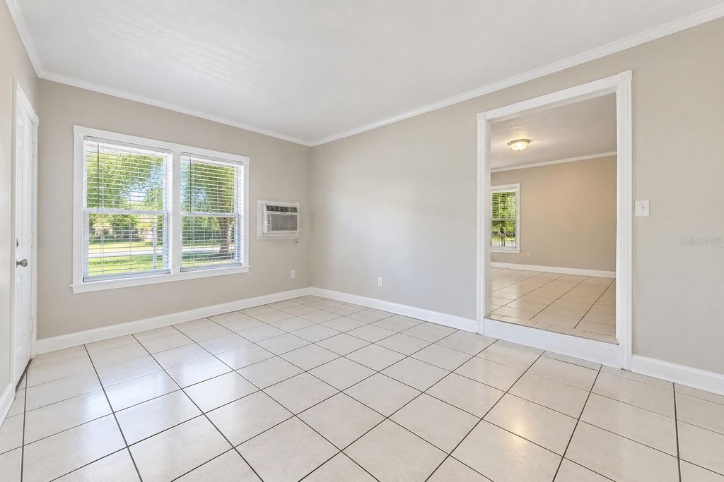 Image 3 of property listing at 1624 GRAND STREET, Orlando, FL 32805