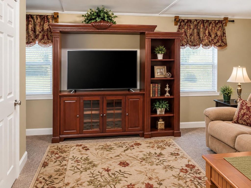 Image 6 of property listing at 1624 GRAND STREET, Orlando, FL 32805