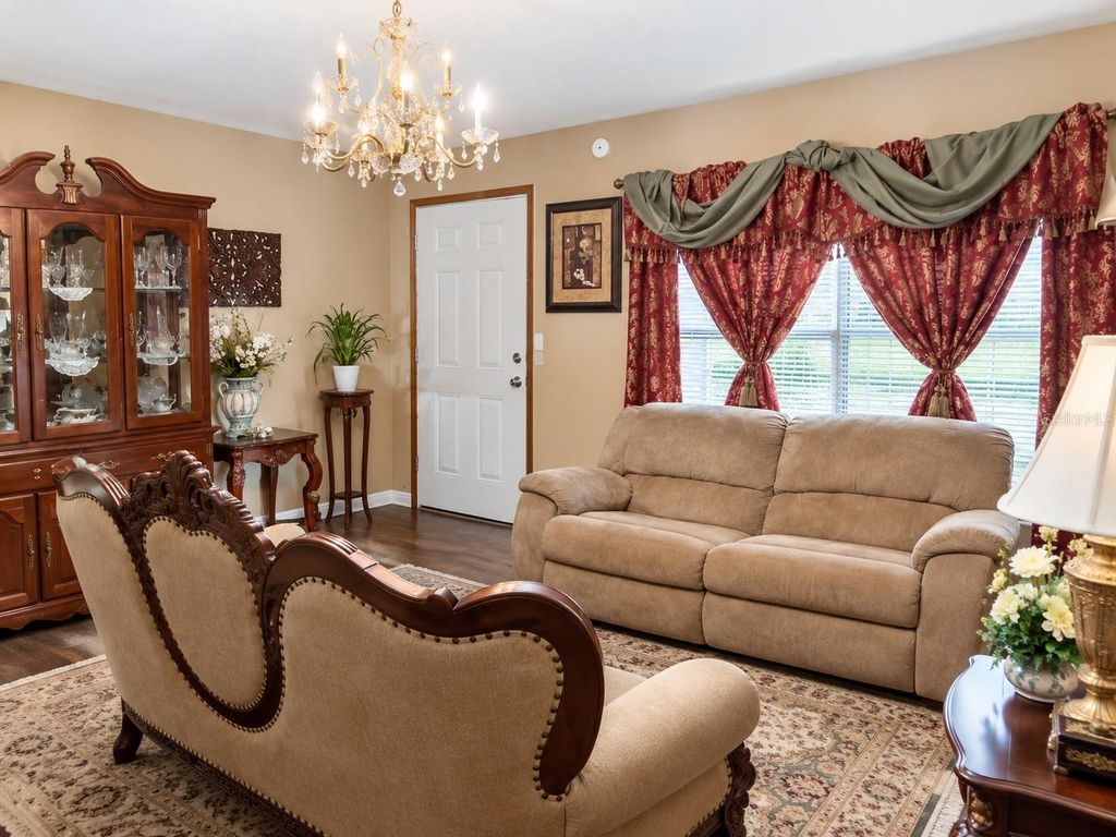 Image 7 of property listing at 1624 GRAND STREET, Orlando, FL 32805