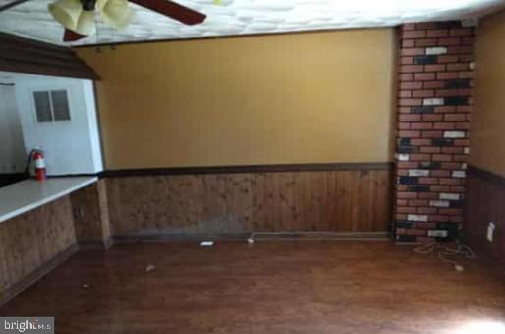 Image 4 of property listing at 1003 BAYNER RD, Essex, MD 21221