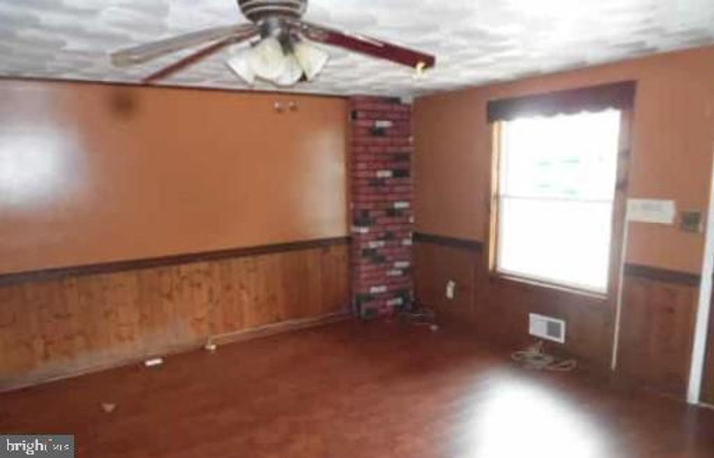Image 7 of property listing at 1003 BAYNER RD, Essex, MD 21221