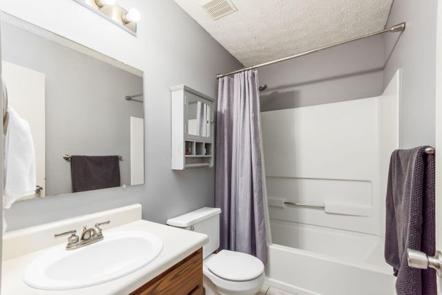 881 Upholland Lane, 20B, Columbus, OH 43085