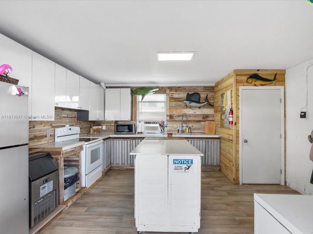 117 La Paloma Rd, Key Largo, FL 33037