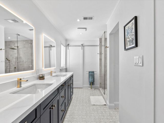 117 La Paloma Rd, Key Largo, FL 33037