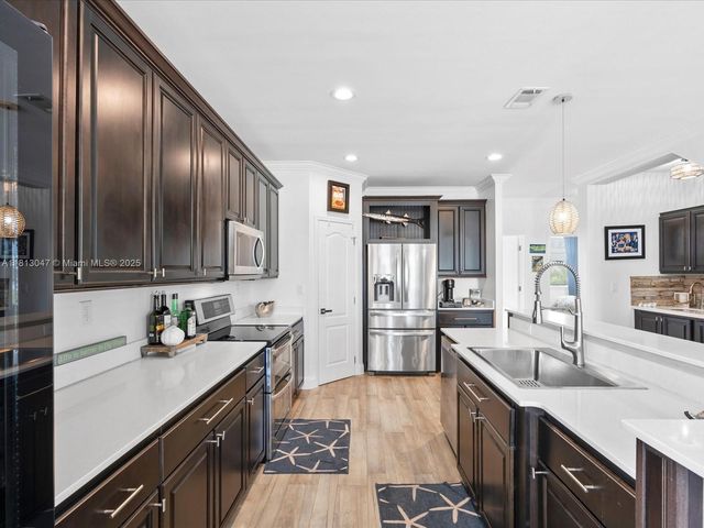 117 La Paloma Rd, Key Largo, FL 33037