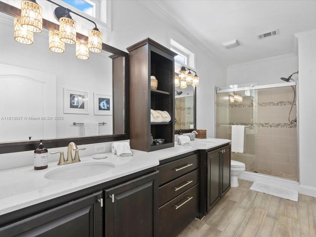 117 La Paloma Rd, Key Largo, FL 33037