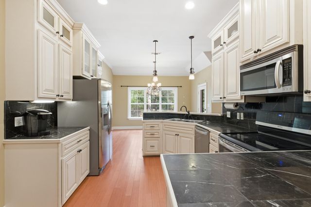 5 Cimarron Dr., Hattiesburg, MS 39402