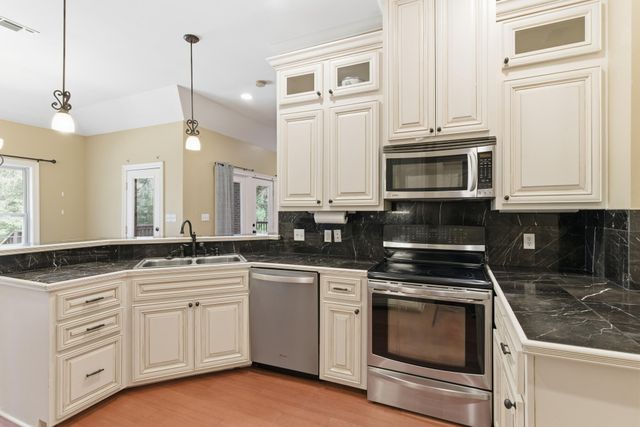 5 Cimarron Dr., Hattiesburg, MS 39402