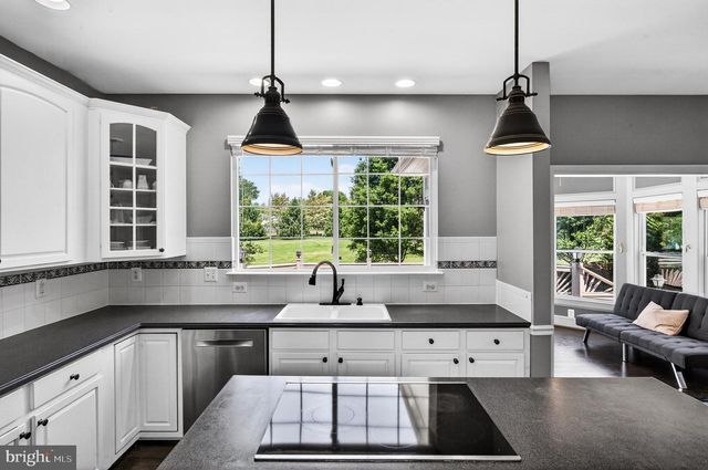 413 CROSMAN CT, Purcellville, VA 20132