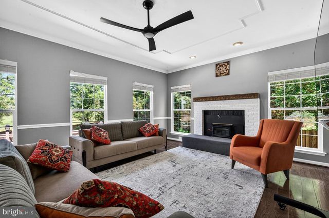 413 CROSMAN CT, Purcellville, VA 20132