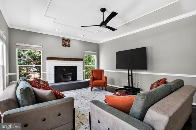 413 CROSMAN CT, Purcellville, VA 20132