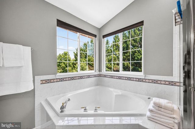 413 CROSMAN CT, Purcellville, VA 20132
