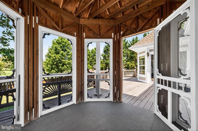 413 CROSMAN CT, Purcellville, VA 20132