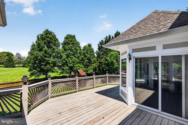 413 CROSMAN CT, Purcellville, VA 20132