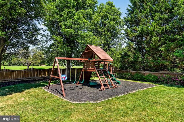413 CROSMAN CT, Purcellville, VA 20132
