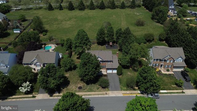 413 CROSMAN CT, Purcellville, VA 20132