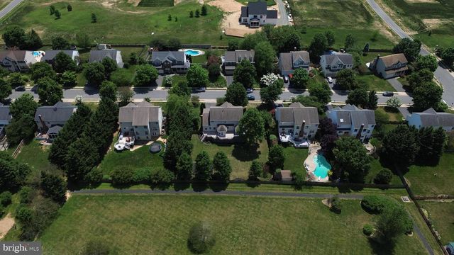 413 CROSMAN CT, Purcellville, VA 20132