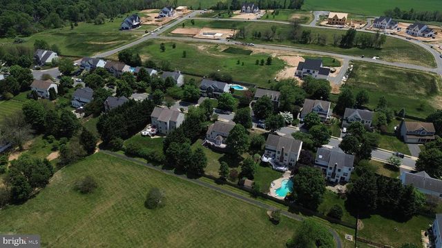 413 CROSMAN CT, Purcellville, VA 20132