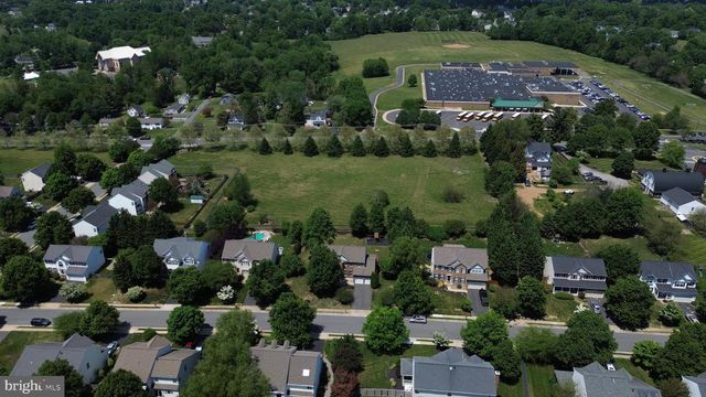 413 CROSMAN CT, Purcellville, VA 20132