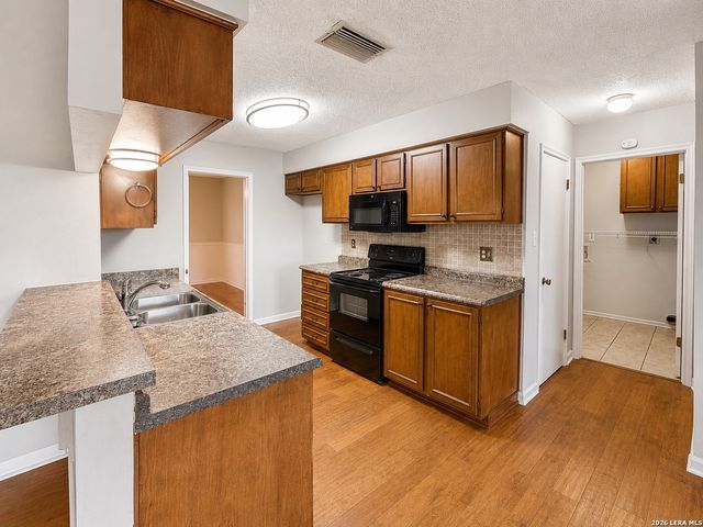 16606 MARTINS FERRY ST, San Antonio, TX 78247