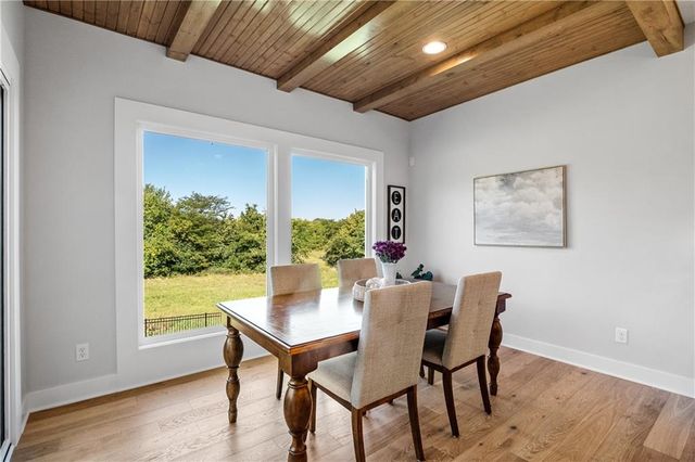3208 Saddlebred Terrace, Lee's Summit, MO 64082