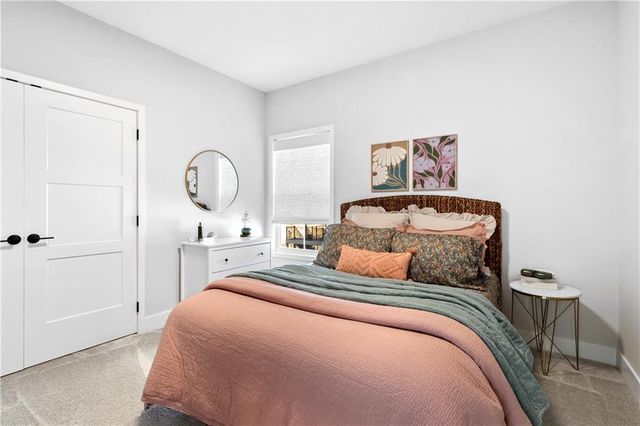 3208 Saddlebred Terrace, Lee's Summit, MO 64082