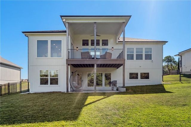 3208 Saddlebred Terrace, Lee's Summit, MO 64082