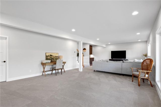 3208 Saddlebred Terrace, Lee's Summit, MO 64082