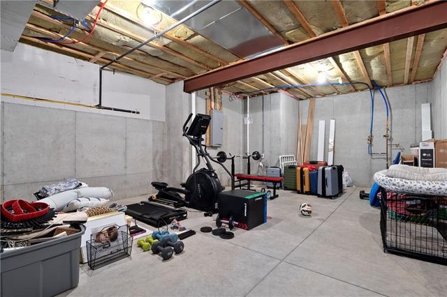 3208 Saddlebred Terrace, Lee's Summit, MO 64082