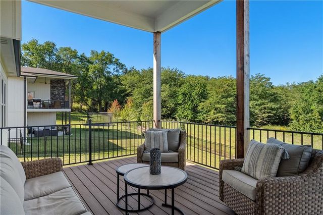 3208 Saddlebred Terrace, Lee's Summit, MO 64082