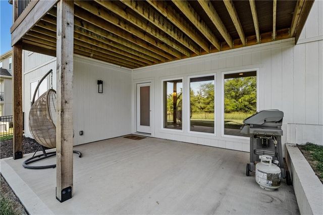 3208 Saddlebred Terrace, Lee's Summit, MO 64082