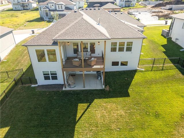 3208 Saddlebred Terrace, Lee's Summit, MO 64082