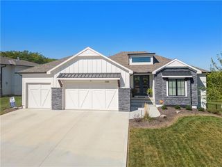 3208 Saddlebred Terrace, Lee's Summit, MO 64082