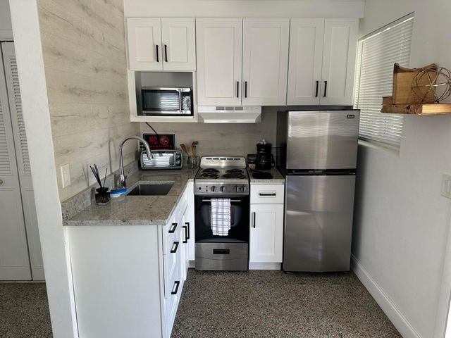 1258 Beach Road 5, Singer Island, FL 33404